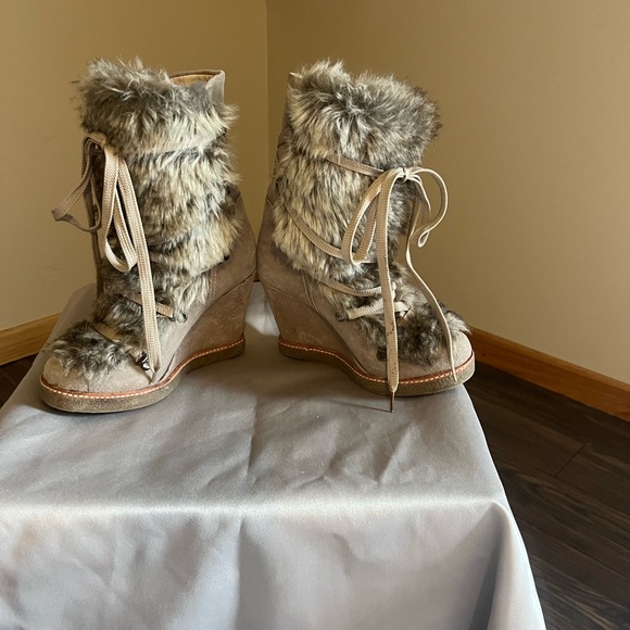 Furry high-heeled suede designer boots - Picture 7 of 11